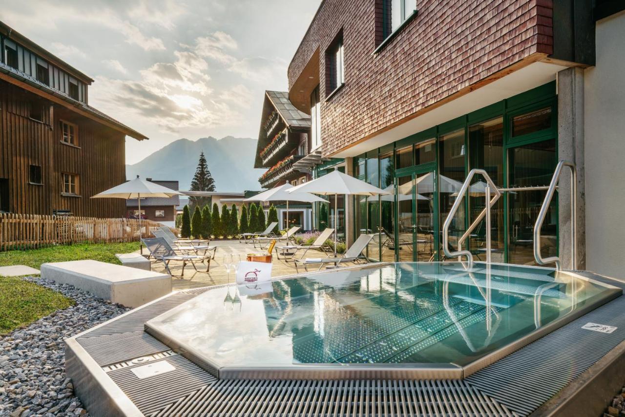 Hirschen Wohlfuehlhotel Шоппернау Экстерьер фото